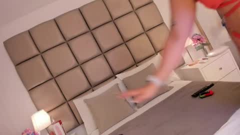 EMILY ROBERTS online show from 10, 3, 2025