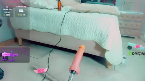 EmillySaenz online show from 23, 10, 2025