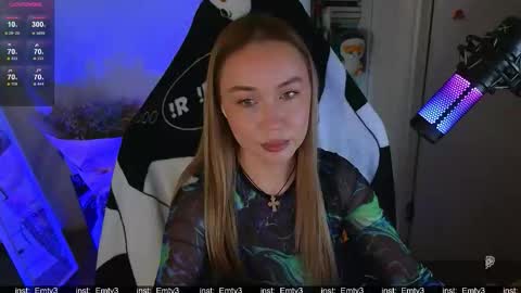 Snapshot of emili1_bc chatting on 16, 12, 2025 Emili online show from 16, 12, 2025