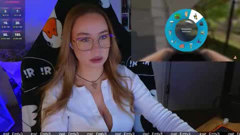 Snapshot of emili1_bc chatting on 17, 12, 2025 Emili online show from 17, 12, 2025