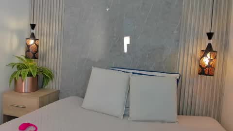 Snapshot of emili__hot chatting on 24, 9, 2025 Emily online show from 24, 9, 2025