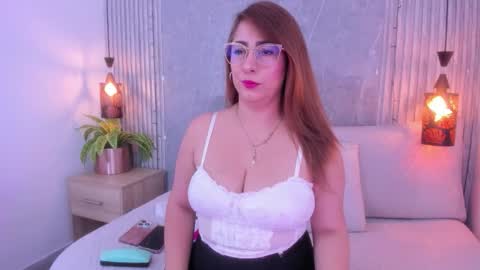 Snapshot of emili__hot chatting on 10, 1, 2026 Emily online show from 10, 1, 2026
