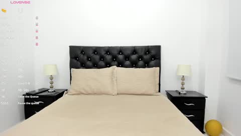 Emili Lenus online show from 12, 2, 2025