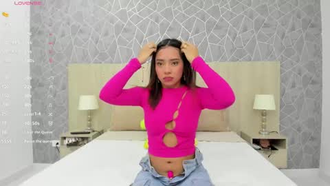 Emili Lenus online show from 23, 2, 2025