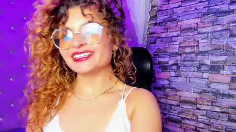 Snapshot of emili_rouse_ chatting on 23, 9, 2025 Emy online show from 23, 9, 2025