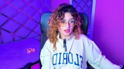 Snapshot of emili_rouse_ chatting on 20, 11, 2025 Emy online show from 20, 11, 2025