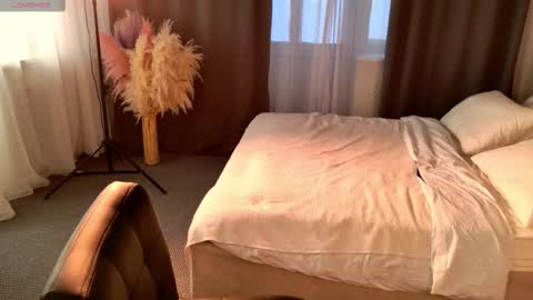 Snapshot of emilia_dream chatting on 11, 9, 2025 emilia_dream online show from 11, 9, 2025