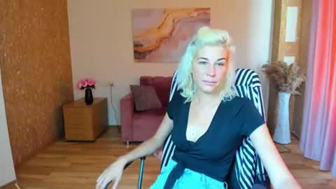 Emilia Wills online show from 26, 7, 2026