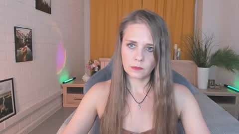 Emilia Bedy online show from 15, 9, 2025