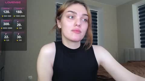 Snapshot of emiliarhodes chatting on 16, 11, 2025 Emi online show from 16, 11, 2025