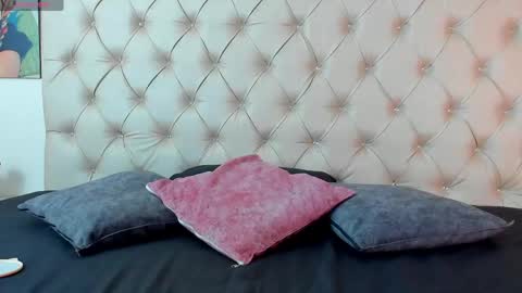 Snapshot of emilieandblake chatting on 26, 5, 2026 emilieandblake online show from 26, 5, 2026