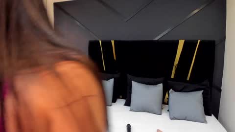 Emillie online show from 27, 12, 2024