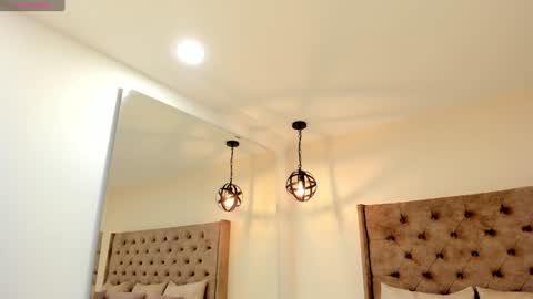 Emillie online show from 6, 1, 2025