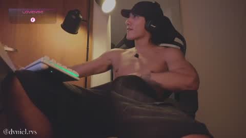 emilio_rivs online show from 28, 7, 2026