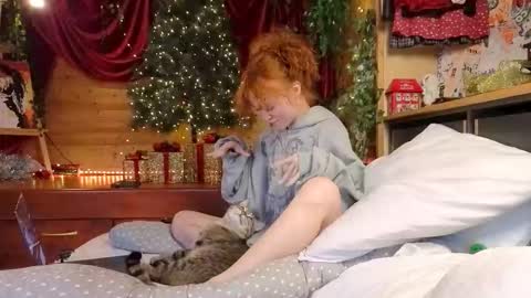 Emi  online show from 21, 12, 2025