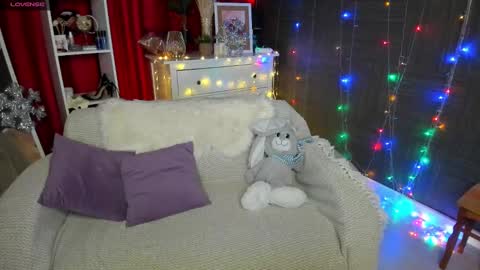 Emiliya online show from 31, 12, 2024