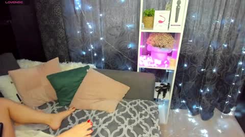 Emiliya online show from 3, 2, 2025