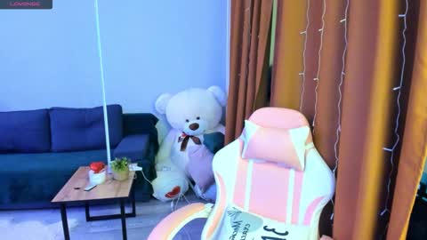 Emiliya online show from 22, 12, 2025