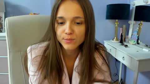 Emilly online show from 9, 6, 2026