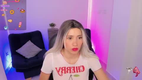 Snapshot of emilly_smith_1 chatting on 19, 7, 2026 Emily online show from 19, 7, 2026