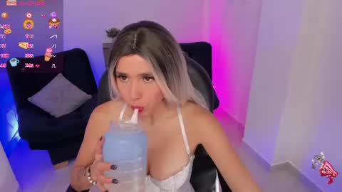 Snapshot of emilly_smith_1 chatting on 23, 7, 2026 Emily online show from 23, 7, 2026