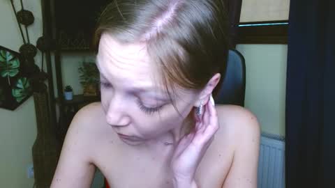 Emilly online show from 4, 3, 2026