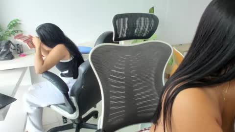 Emilly  online show from 28, 4, 2026