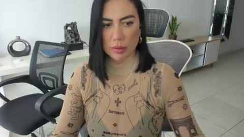 Snapshot of emillybrowm chatting on 23, 6, 2026 Emilly online show from 23, 6, 2026
