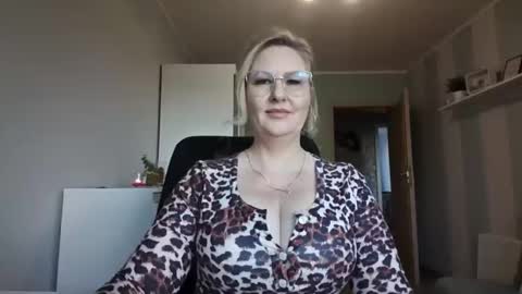 EmillyLove online show from 4, 3, 2026