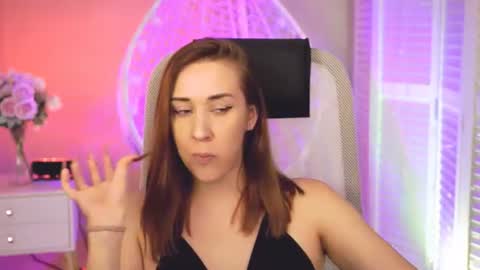 Snapshot of emillylopez chatting on 28, 7, 2026 emillylopez online show from 28, 7, 2026