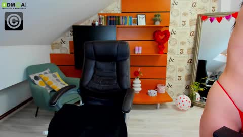 EmillyTaylor online show from 14, 2, 2025