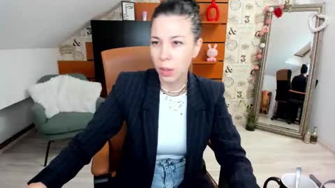 EmillyTaylor online show from 17, 9, 2025