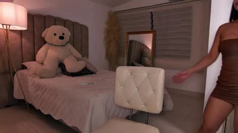 Snapshot of emily_____ chatting on 28, 5, 2026 emily valentina online show from 28, 5, 2026