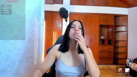 Emily and Soffy online show from 17, 4, 2026