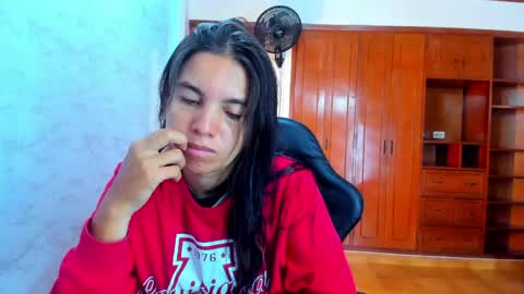 Emily and Soffy online show from 23, 4, 2026