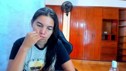 Emily and Soffy online show from 23, 4, 2026