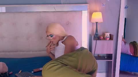 emily_castillo1_ online show from 24, 4, 2026