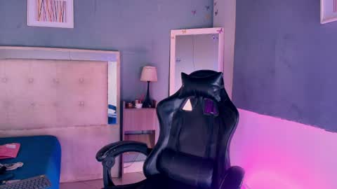 emily_castillo1_ online show from 25, 7, 2026