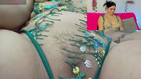 Snapshot of emily_coraline chatting on 10, 1, 2025 Emily online show from 10, 1, 2025