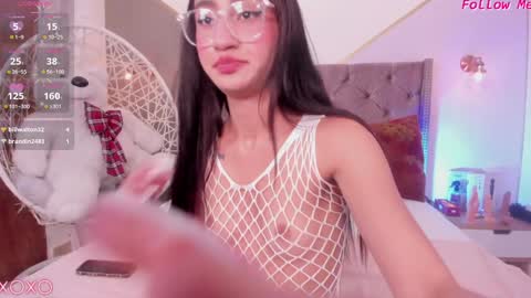 Snapshot of emily_daarell chatting on 13, 12, 2024 M I A online430pm- 930pm online show from 13, 12, 2024