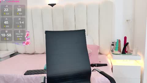 emily_hilton1 online show from 16, 7, 2026