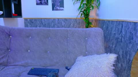 Snapshot of emily_jones3 chatting on 6, 10, 2025 Emily online show from 6, 10, 2025