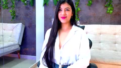 Snapshot of emily_jones3 chatting on 7, 11, 2025 Emily online show from 7, 11, 2025