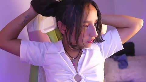 Snapshot of emily_jonexs_ chatting on 28, 5, 2026 mily online show from 28, 5, 2026
