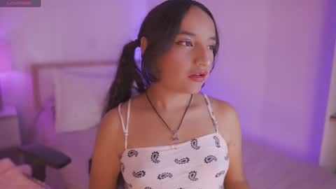 Snapshot of emily_jonexs_ chatting on 3, 7, 2026 mily online show from 3, 7, 2026