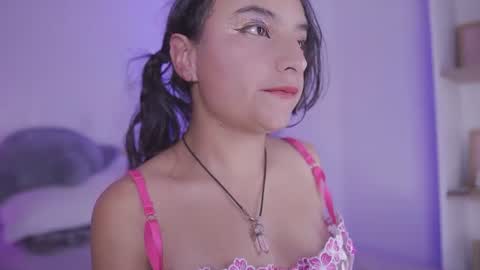 Snapshot of emily_jonexs_ chatting on 4, 7, 2026 mily online show from 4, 7, 2026