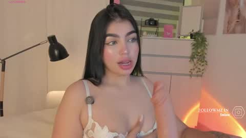 Snapshot of emily_kenner chatting on 25, 5, 2026 EmilyKenner Independent model online show from 25, 5, 2026