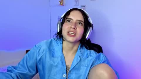 Emily Lindey online show from 15, 2, 2026