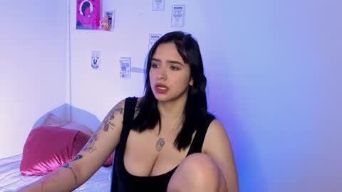 Emily Lindey online show from 25, 4, 2026