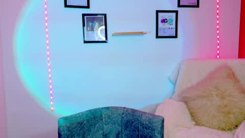 Emily Lindey online show from 4, 6, 2026